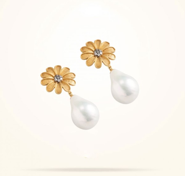 MARVVA - 16mm Daisy Sultana Earrings Pearls, Diamond, Antique Yellow Gold 18K