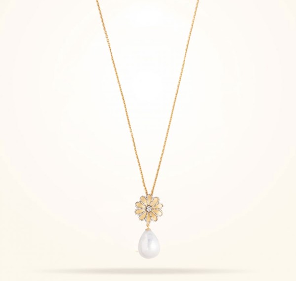 MARVVA - 17.15mm Daisy Sultana Pendant 75cm Chain length, Pearl, Diamond, Antique Yellow Gold 18K